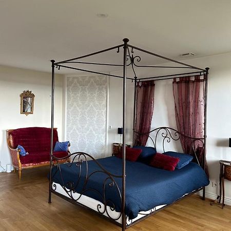 Chambre Romantique Dans Le Chateau De La Bouchatte Chazemais Exteriör bild