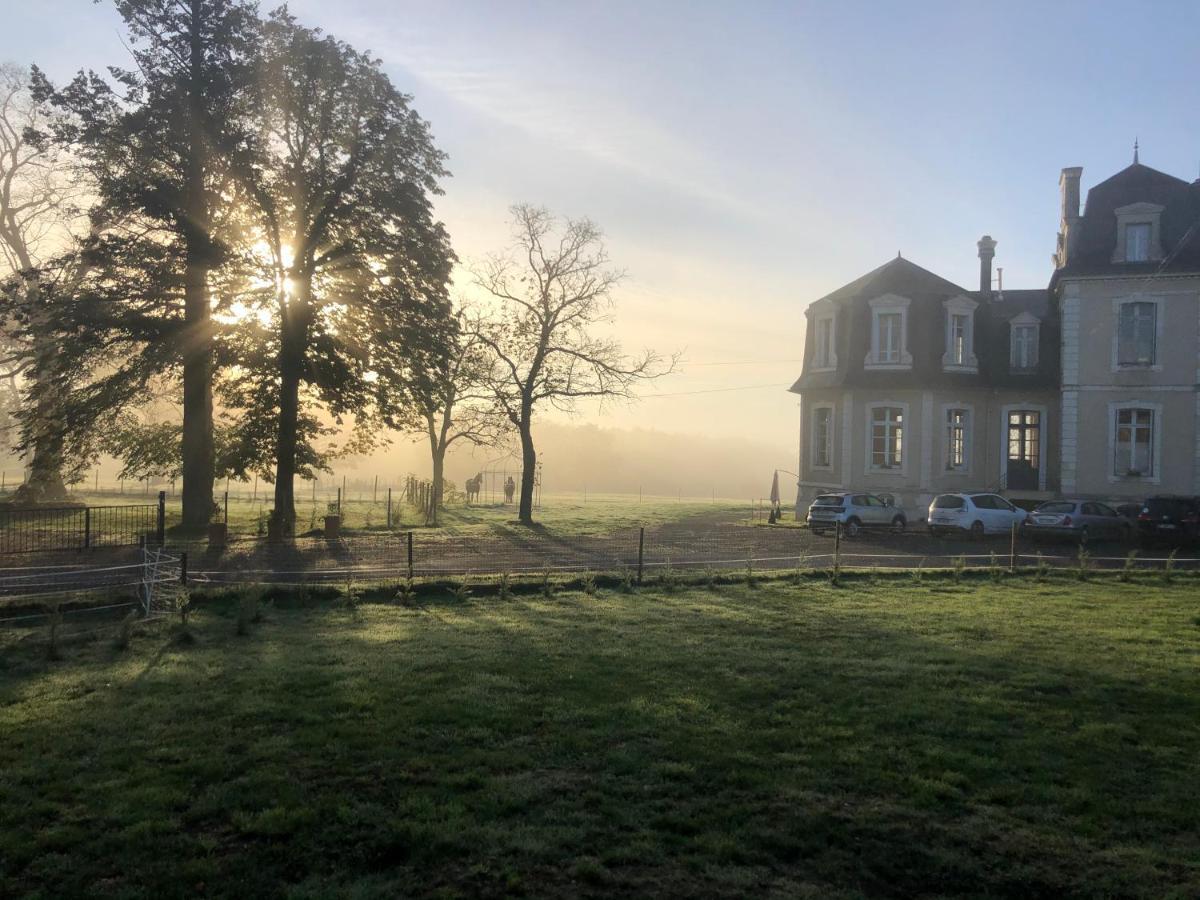 Chambre Romantique Dans Le Chateau De La Bouchatte Chazemais Exteriör bild