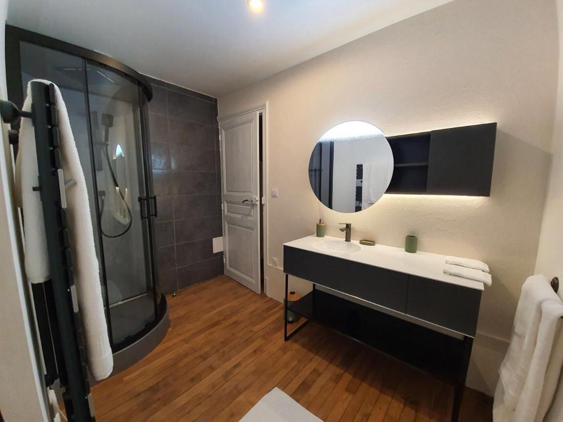 Chambre Romantique Dans Le Chateau De La Bouchatte Chazemais Exteriör bild