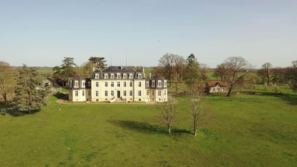 Chambre Romantique Dans Le Chateau De La Bouchatte Chazemais Exteriör bild