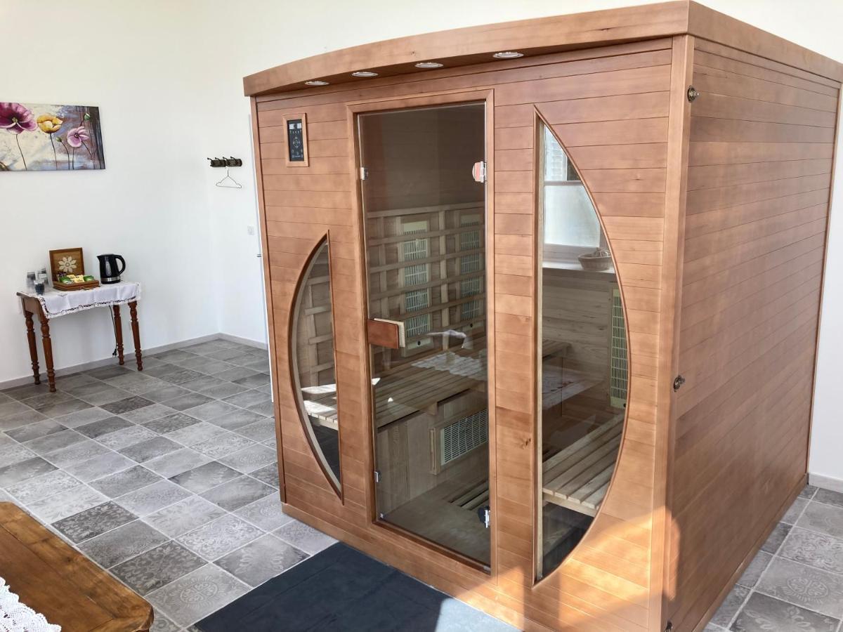Chambre Romantique Dans Le Chateau De La Bouchatte Chazemais Exteriör bild